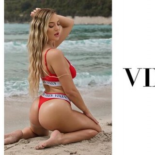 Сексапильная самка круто долбится