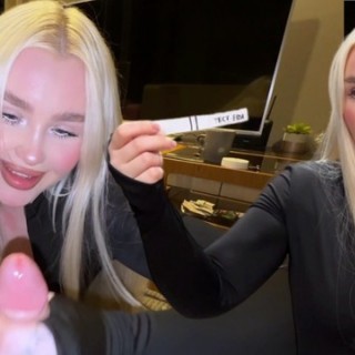 Блондиночка сучка часто трахается