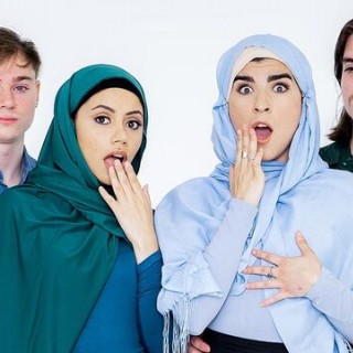 Выебали двух скромных девок