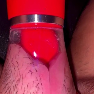 Игрушка для пизды в любительском видео