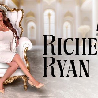 Пышногрудую маму дрючит здоровый самец