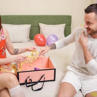 Выебал бабу в рот и в жопу