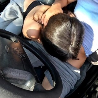 Сцена с минетом в автомобиле