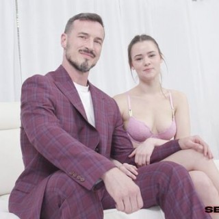 Любовница лижет мужику  анальную дырку