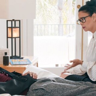 Мачеха ебенится с молодым пасынком