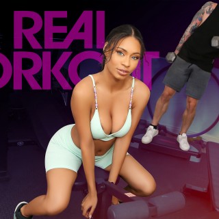 Милую спортивную  девчонку шпилит парень